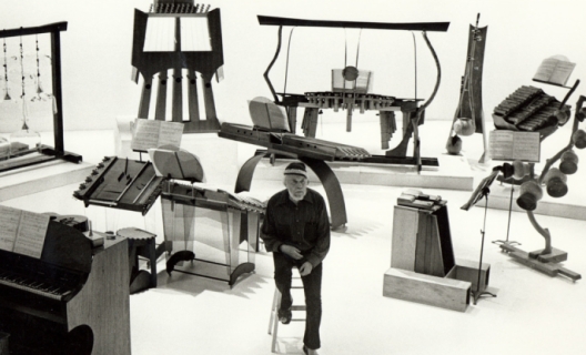 Harry Partch et ses instruments Harry Partch et ses instruments