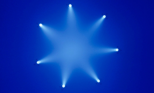 Ann Veronica Janssens, "Bluette" (2006). Ann Veronica Janssens, "Bluette" (2006).